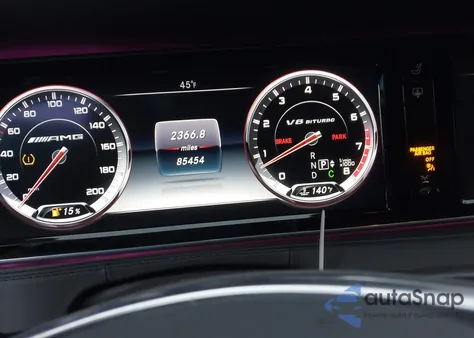 2015 Mercedes-Benz S 63 Amg 4Matic z USA, uszkodzony, nr VIN WDDUG7JB7FA180432